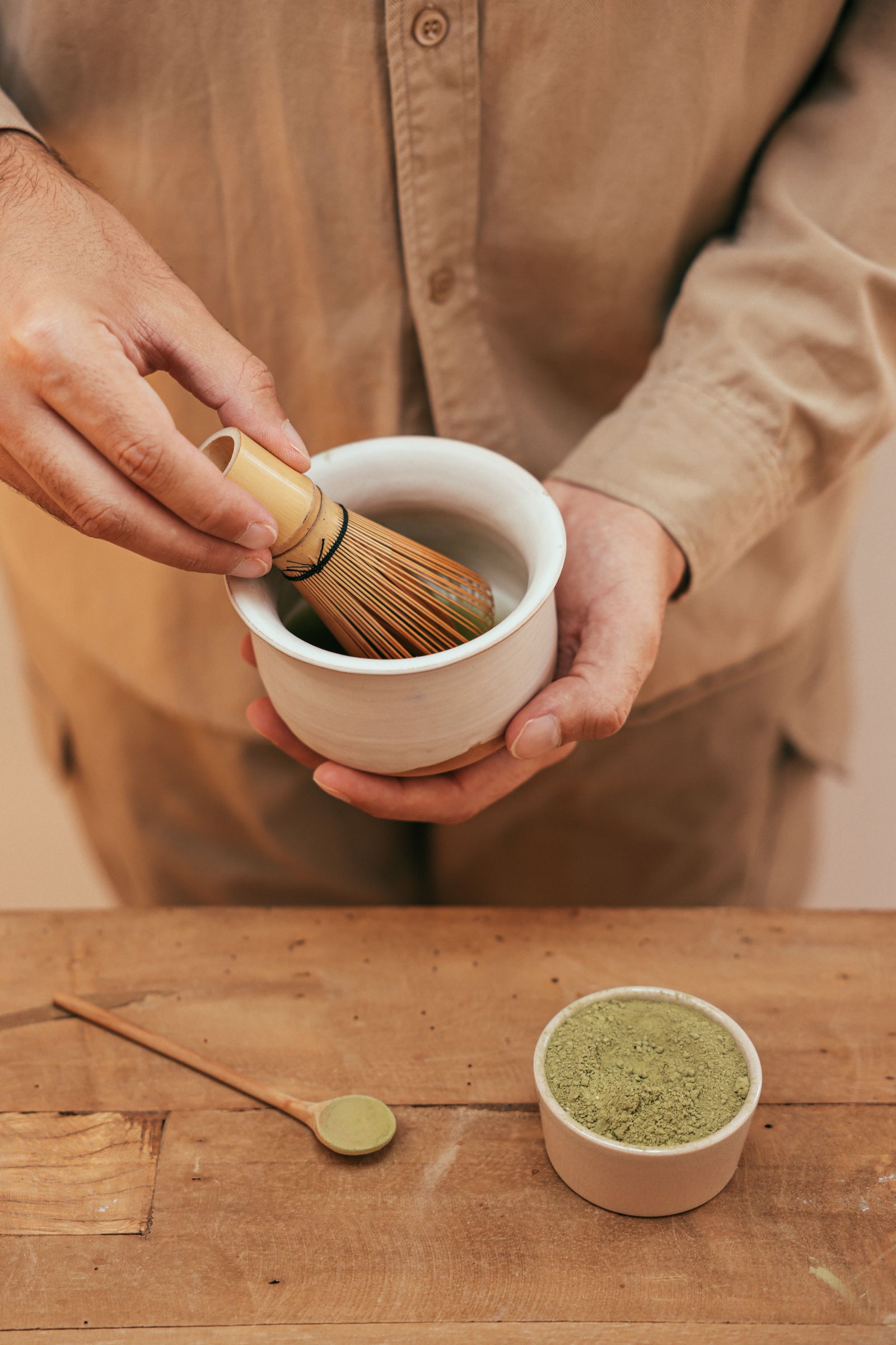 Boisson énergisante avant le sport ou le travail ? Essayez plutôt le matcha